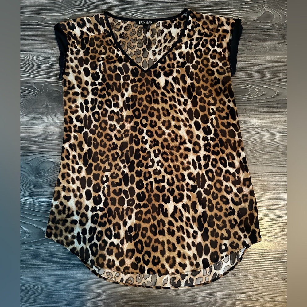 Express Leopard/ Cheetah print blouse - XS